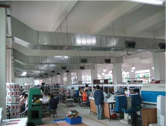 環(huán)?？照{(diào)安裝車(chē)間